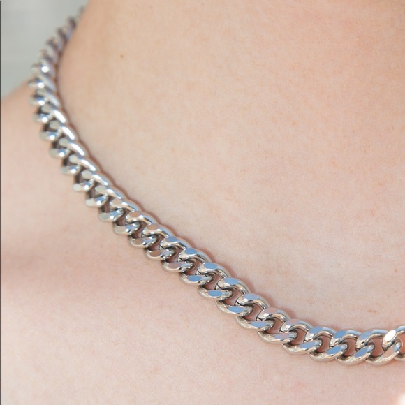 3/$30 🤍 Silver Cuban Link Chain Choker - Picture 2 of 5